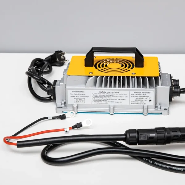 Зарядное устройство однофазное 36В 25A вид спереди