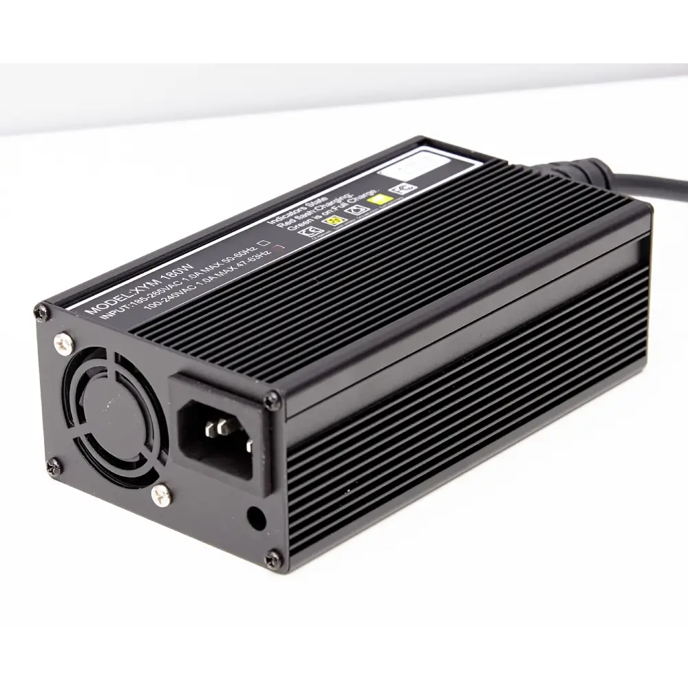 Зарядное устройство однофазное 12В 10А 7 Зарядное устройство однофазное 12В 10А картинка сбоку