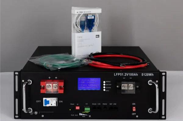 Литиевый аккумулятор тяговый LITOMAX LiFePO4 51,2V 100Ah вид спереди с проводами