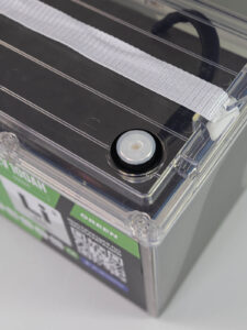 тяговый аккумулятор lifepo4 12v 100ah в прозрачном корпусе фото сверху клеммы